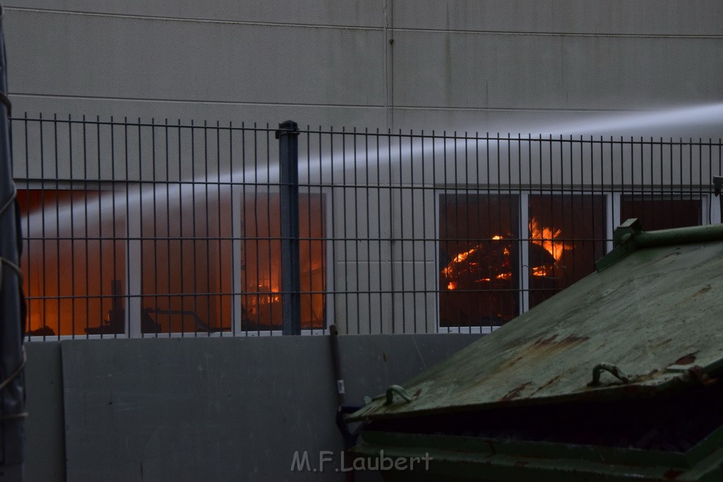 Grossbrand Halle Troisdorf Kriegsdorf Junkersring P213.JPG - Miklos Laubert